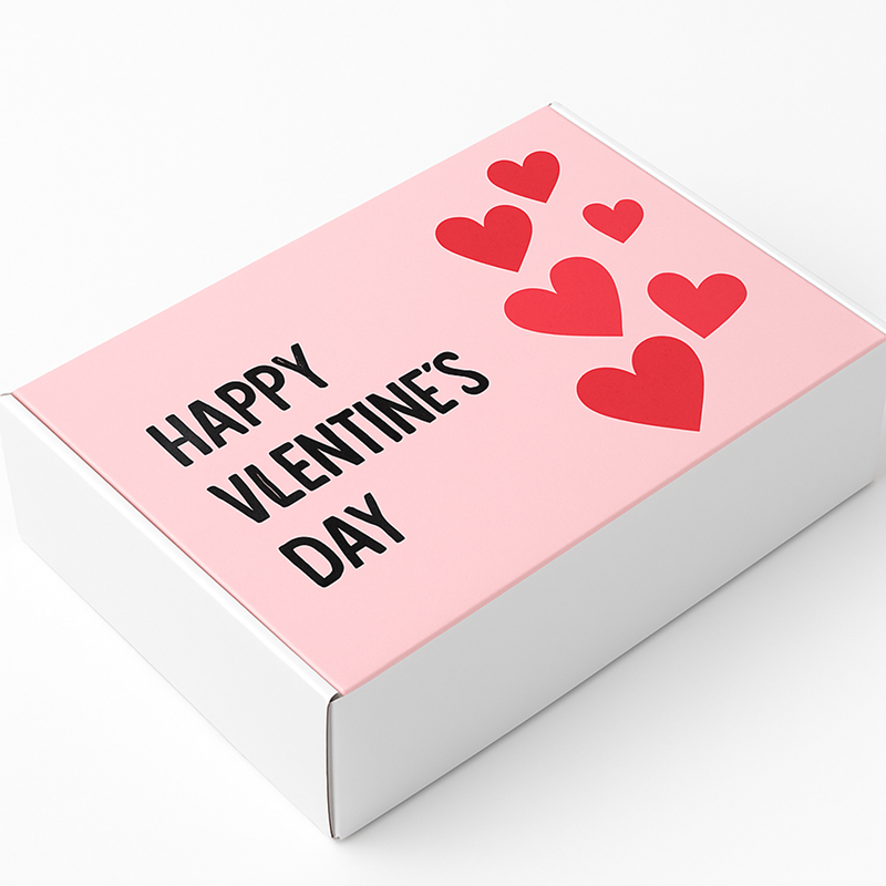 Брендированная подарочная коробка ко Дню Святого Валентина с надписью "Happy Valentine's Day" и красными сердцами